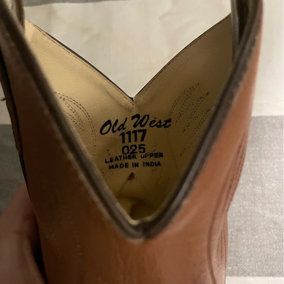 Old West Cowboy Boots - Picture 2 of 2